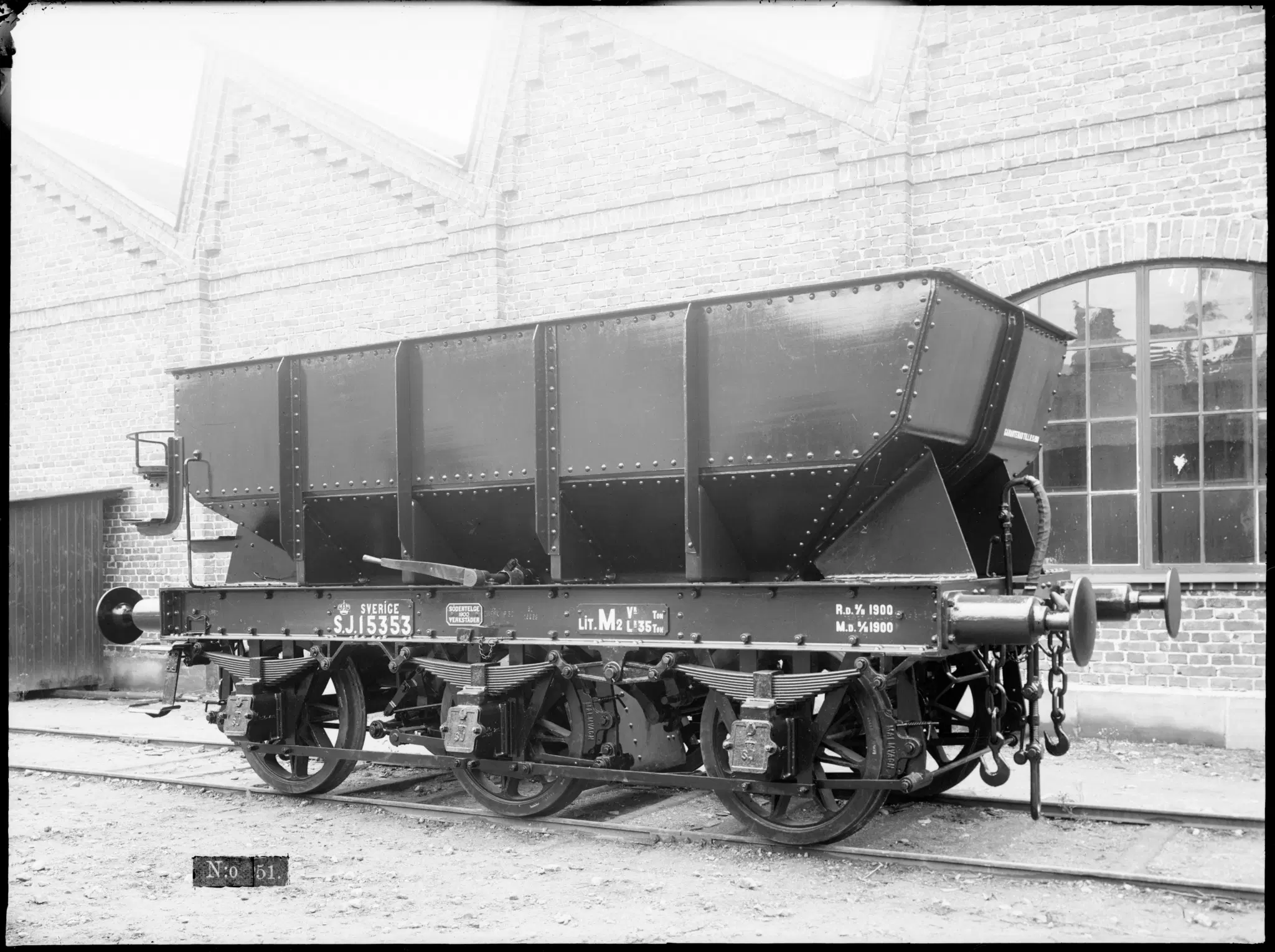 A SJ M2 type 1900 freight car